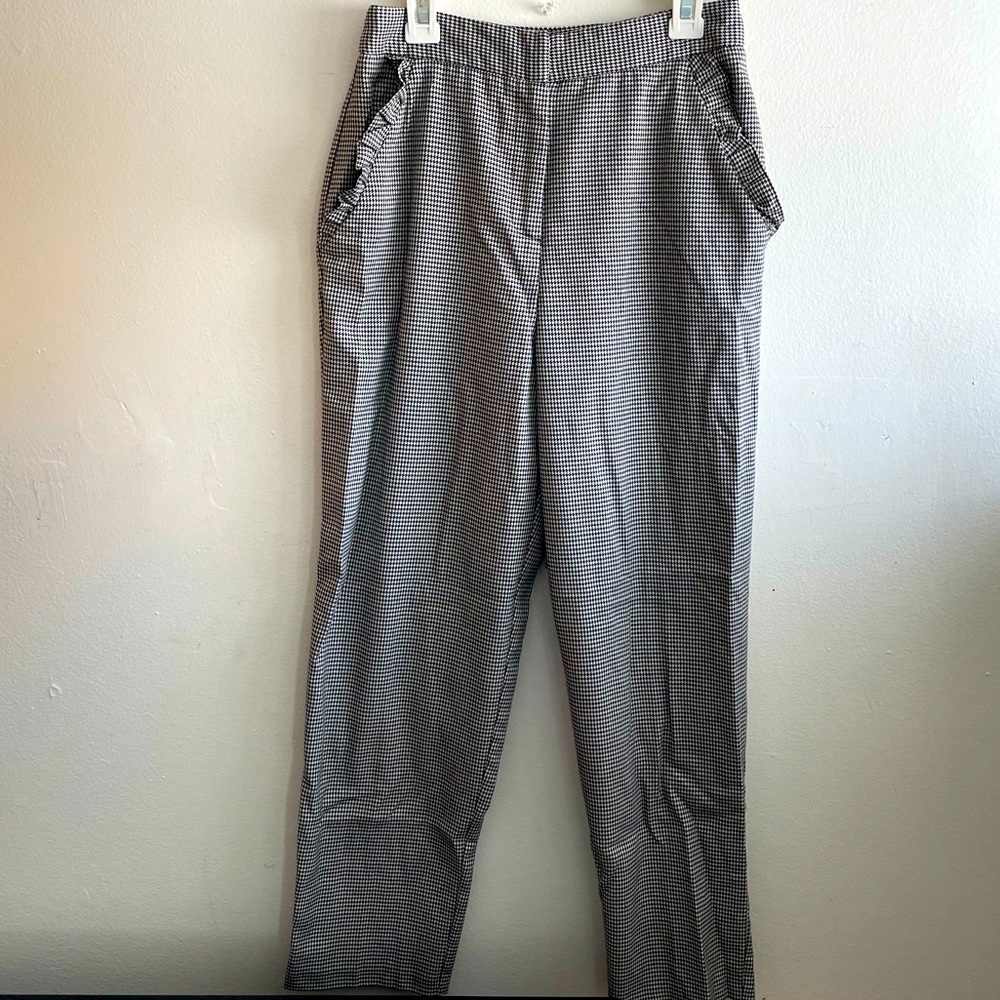 Houndstooth Ruffle Pocket Pant - Picture 3 of 5